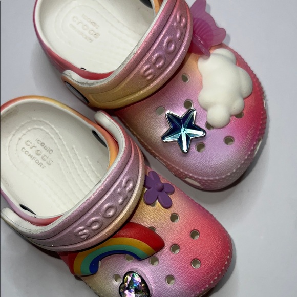 CROCS Kids Multicolor Sandals with Fun Charms - Picture 7 of 9